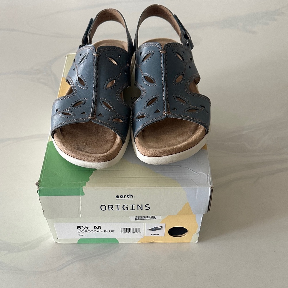 Earth Origins Blue Cut-Out Sandals